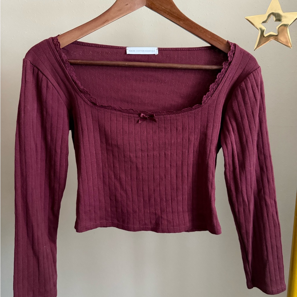 Gaze Burgundy Ribbed Crop Top